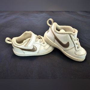 Kids Nike court borough low 2 size 7c